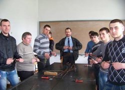 Тренінг з хірургії щепильної справи веде доцент В.П.Майборода